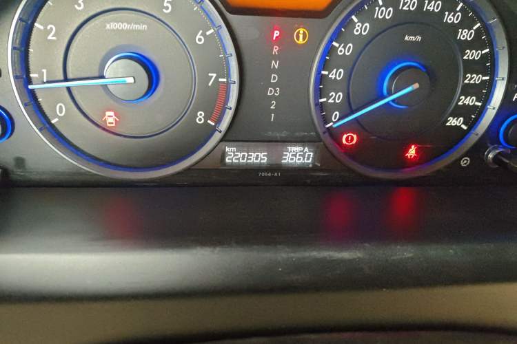 Used Honda Crosstour 2012 2.4L Luxury Edition Odometer Close Up