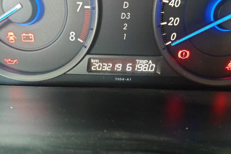 Used Honda Crosstour 2012 2.4L Luxury Edition Odometer Close Up