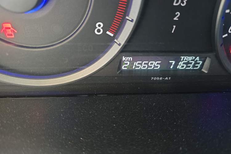 Used Honda Crosstour 2012 2.4L Luxury Edition Odometer Close Up
