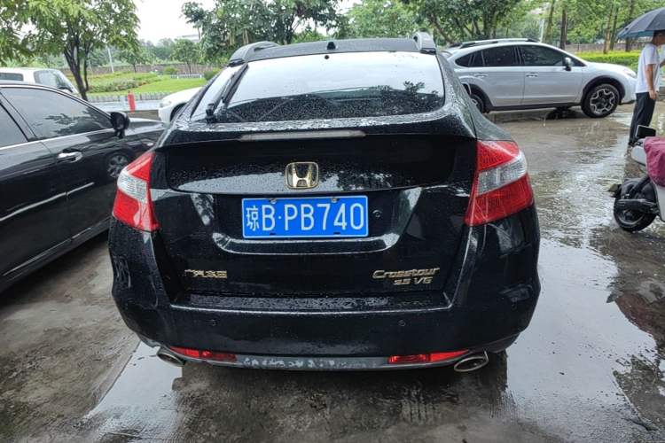 Used Honda Crosstour 2012 2.4L Luxury Edition Rear
