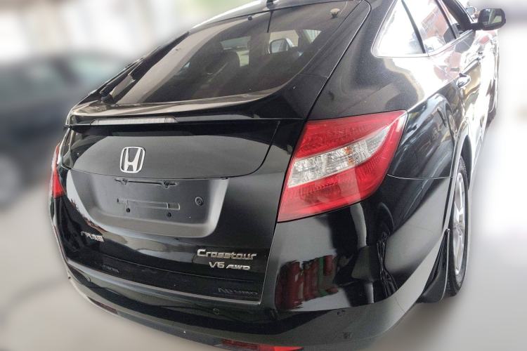 Used Honda Crosstour 2012 2.4L Luxury Edition Rear