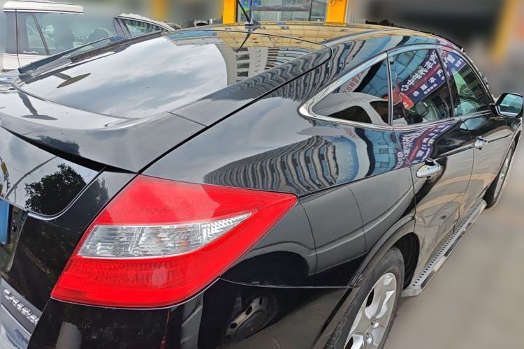 Used Honda Crosstour 2012 2.4L Luxury Edition Rear Right 45 Deg