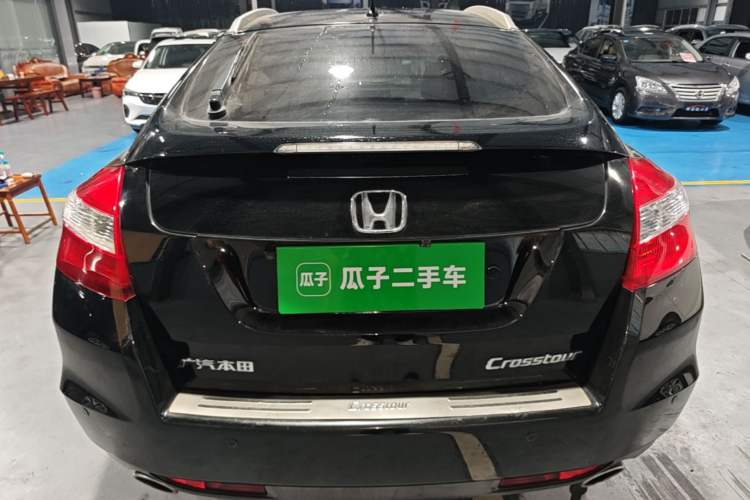 Used Honda Crosstour 2012 2.4L Luxury Edition Rear
