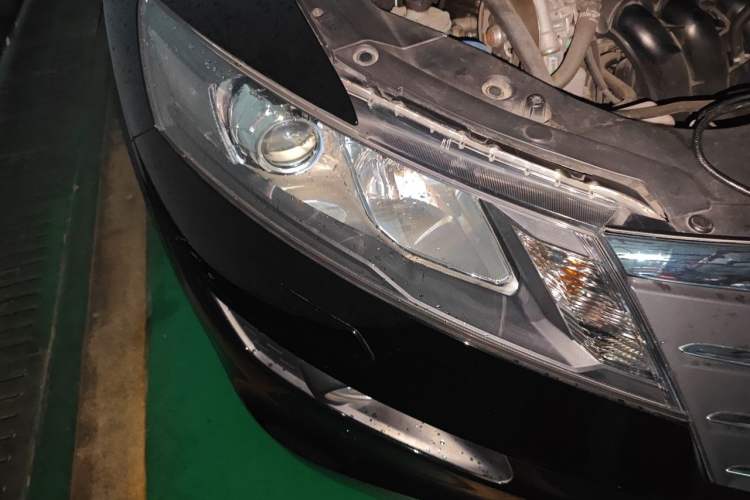 Used Honda Crosstour 2012 2.4L Luxury Edition Right Front Headlight