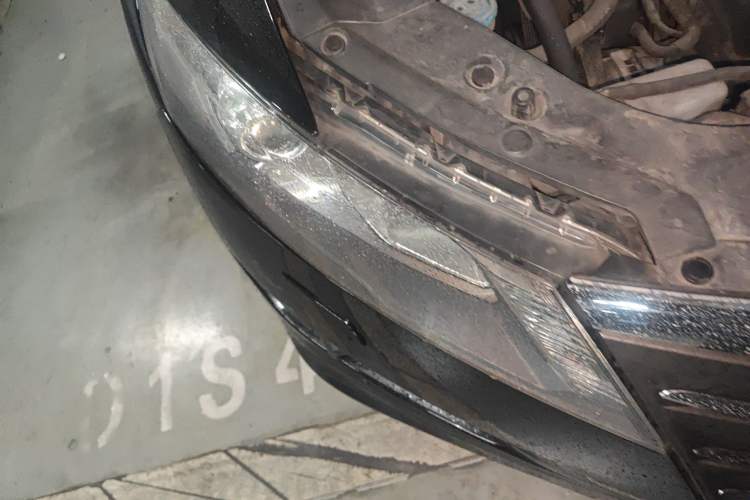 Used Honda Crosstour 2012 2.4L Luxury Edition Right Front Headlight