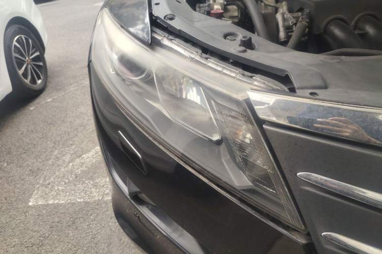 Used Honda Crosstour 2012 2.4L Luxury Edition Right Front Headlight