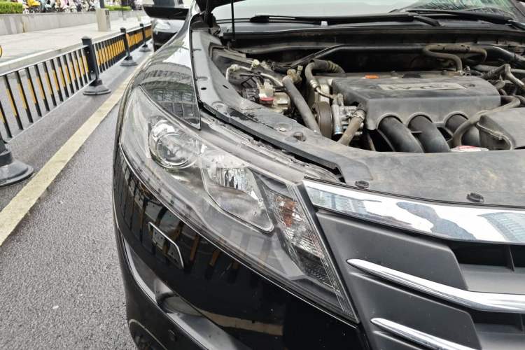 Used Honda Crosstour 2012 2.4L Luxury Edition Right Front Headlight