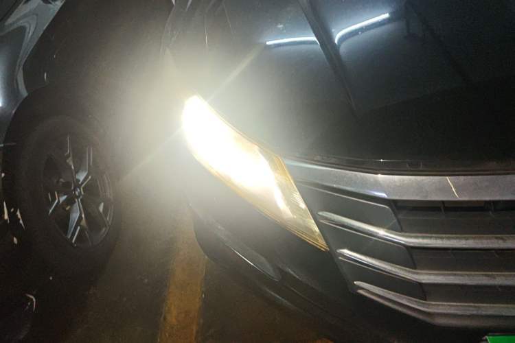 Used Honda Crosstour 2012 2.4L Luxury Edition Right Front Headlight
