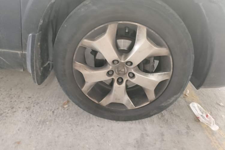 Used Honda Crosstour 2012 2.4L Luxury Edition Right Front Wheel Hub