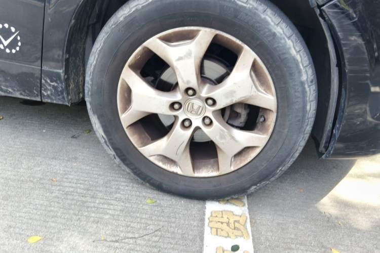 Used Honda Crosstour 2012 2.4L Luxury Edition Right Front Wheel Hub