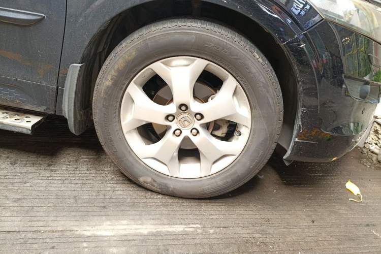 Used Honda Crosstour 2012 2.4L Luxury Edition Right Front Wheel Hub