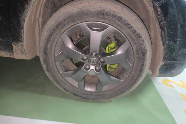 Used Honda Crosstour 2012 2.4L Luxury Edition Right Front Wheel Hub
