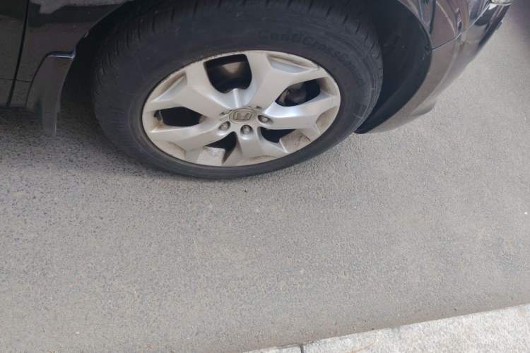 Used Honda Crosstour 2012 2.4L Luxury Edition Right Front Wheel Hub