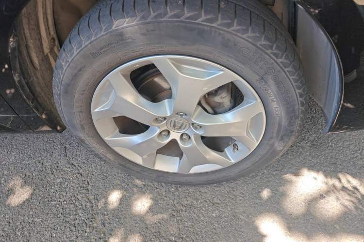 Used Honda Crosstour 2012 2.4L Luxury Edition Right Front Wheel Hub