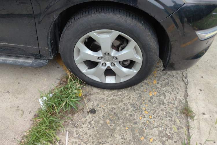 Used Honda Crosstour 2012 2.4L Luxury Edition Right Front Wheel Hub