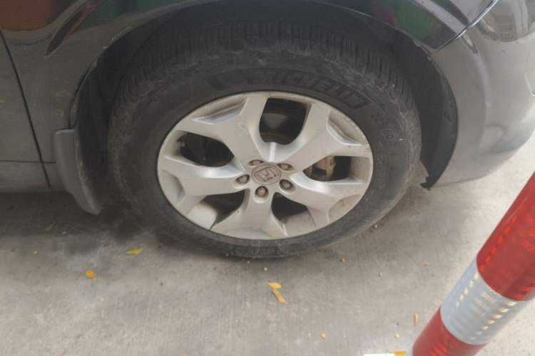 Used Honda Crosstour 2012 2.4L Luxury Edition Right Front Wheel Hub