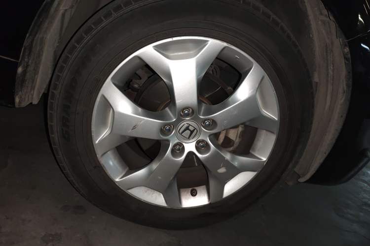 Used Honda Crosstour 2012 2.4L Luxury Edition Right Front Wheel Hub