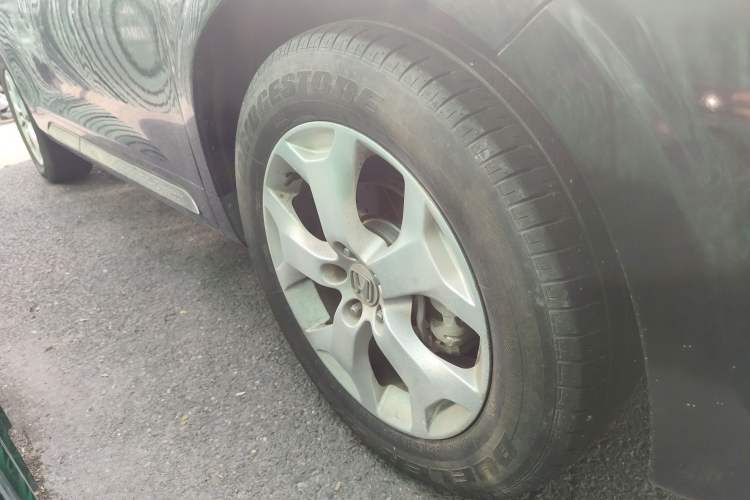 Used Honda Crosstour 2012 2.4L Luxury Edition Right Front Wheel Hub