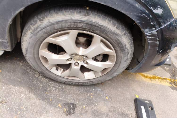 Used Honda Crosstour 2012 2.4L Luxury Edition Right Front Wheel Hub