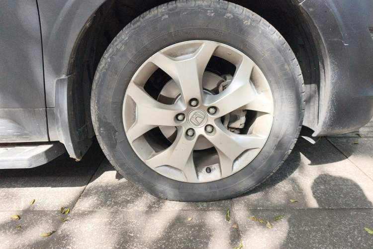 Used Honda Crosstour 2012 2.4L Luxury Edition Right Front Wheel Hub