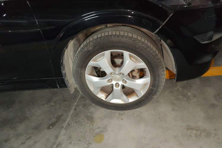 Used Honda Crosstour 2012 2.4L Luxury Edition Right Front Wheel Hub