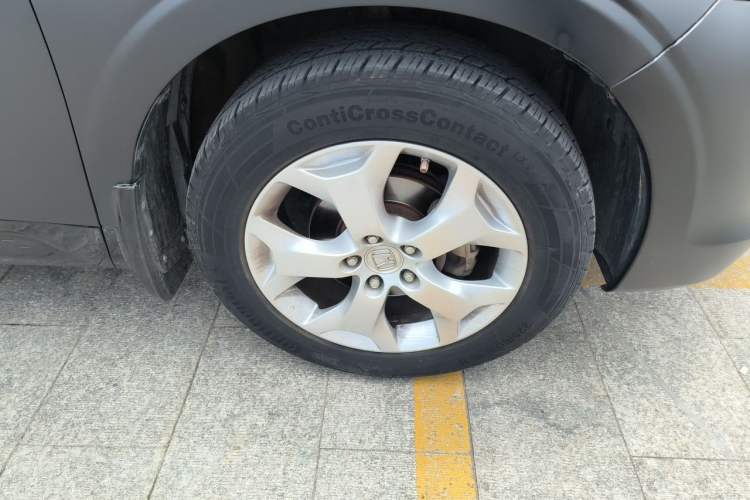 Used Honda Crosstour 2012 2.4L Prestige Edition Right Front Wheel Hub