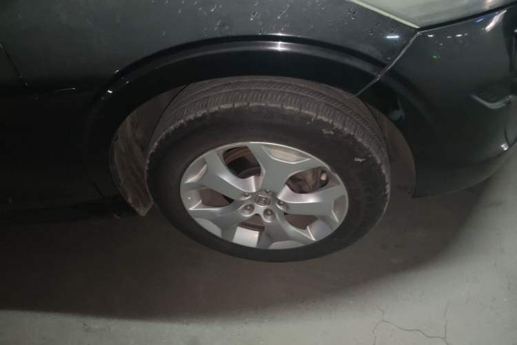 Used Honda Crosstour 2012 2.4L Luxury Edition Right Front Wheel Hub