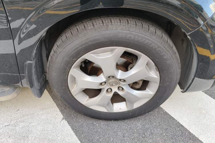Used Honda Crosstour 2012 2.4L Luxury Edition Right Front Wheel Hub