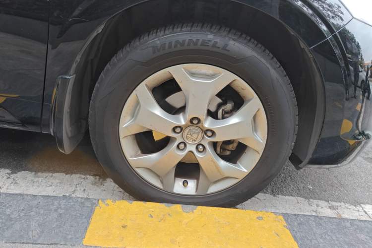 Used Honda Crosstour 2012 2.4L Luxury Edition Right Front Wheel Hub