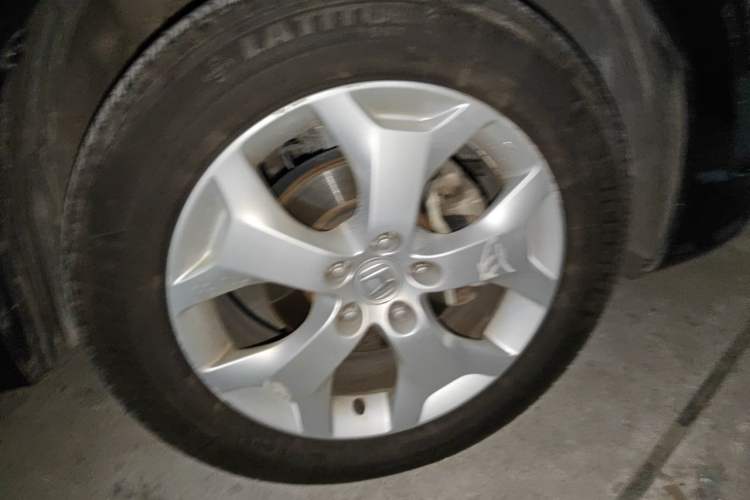 Used Honda Crosstour 2012 2.4L Luxury Edition Right Front Wheel Hub