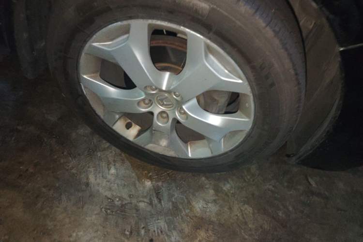 Used Honda Crosstour 2012 2.4L Luxury Edition Right Front Wheel Hub