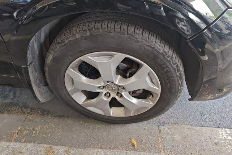 Used Honda Crosstour 2012 2.4L Luxury Edition Right Front Wheel Hub