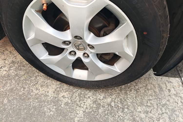 Used Honda Crosstour 2012 2.4L Luxury Edition Right Front Wheel Hub