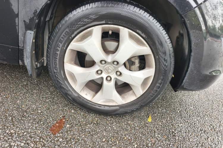 Used Honda Crosstour 2012 2.4L Luxury Edition Right Front Wheel Hub