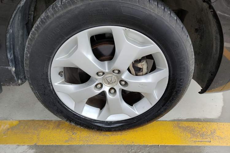 Used Honda Crosstour 2012 2.4L Luxury Edition Right Front Wheel Hub