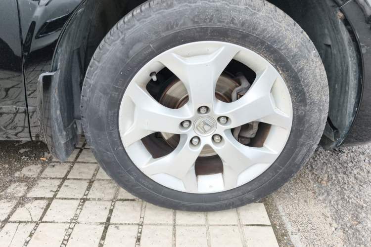 Used Honda Crosstour 2012 2.4L Luxury Edition Right Front Wheel Hub