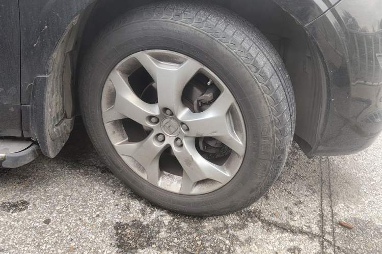 Used Honda Crosstour 2012 2.4L Luxury Edition Right Front Wheel Hub