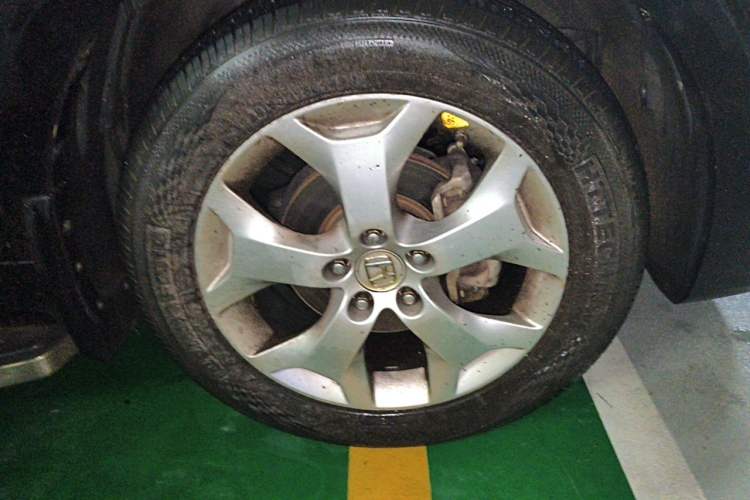 Used Honda Crosstour 2012 2.4L Luxury Edition Right Front Wheel Hub
