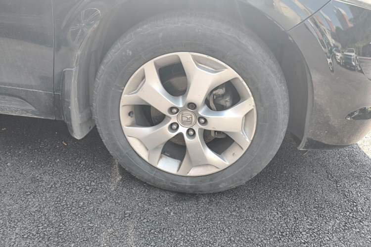 Used Honda Crosstour 2012 2.4L Prestige Edition Right Front Wheel Hub