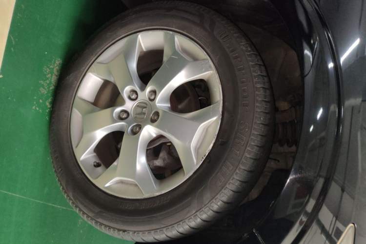 Used Honda Crosstour 2012 2.4L Luxury Edition Right Front Wheel Hub