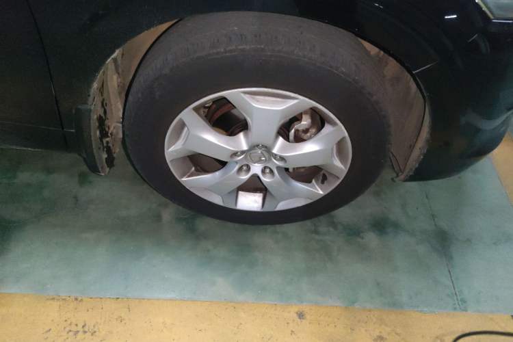 Used Honda Crosstour 2012 2.4L Luxury Edition Right Front Wheel Hub