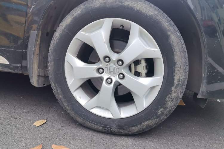 Used Honda Crosstour 2012 2.4L Luxury Edition Right Front Wheel Hub