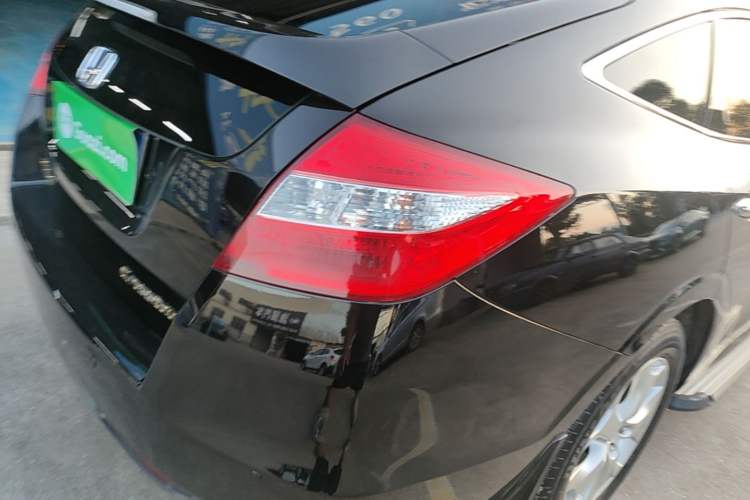 Used Honda Crosstour 2012 2.4L Luxury Edition Right Rear Taillight