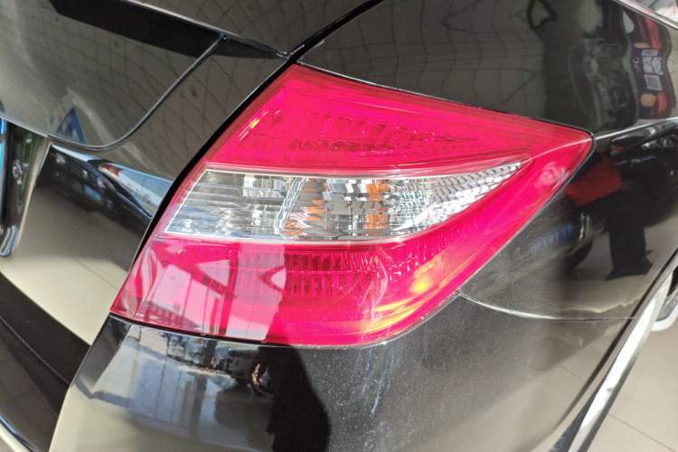 Used Honda Crosstour 2012 2.4L Luxury Edition Right Rear Taillight