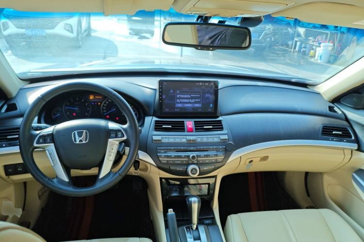Used Honda Crosstour 2012 2.4L Luxury Edition Center Console
