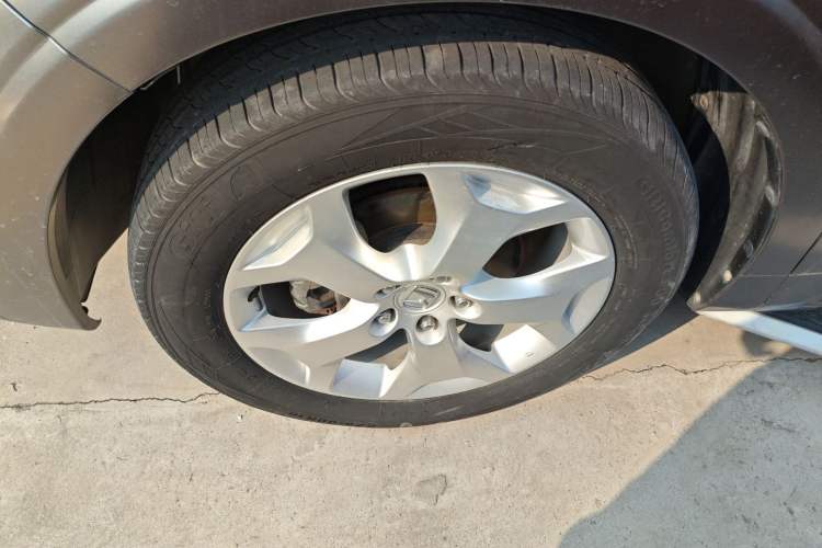 Used Honda Crosstour 2012 2.4L Luxury Edition Left Front Wheel Hub