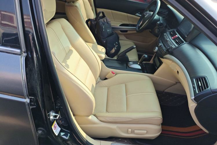 Used Honda Crosstour 2012 2.4L Luxury Edition Right Front Seat