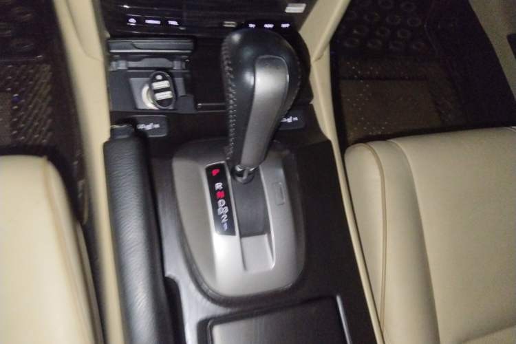 Used Honda Crosstour 2012 2.4L Luxury Edition Gear Lever