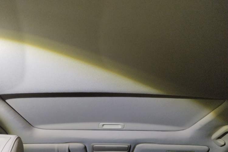 Used Honda Crosstour 2012 2.4L Luxury Edition Headliner