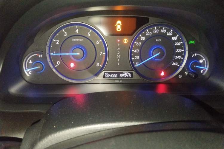 Used Honda Crosstour 2012 2.4L Luxury Edition Odometer Close Up